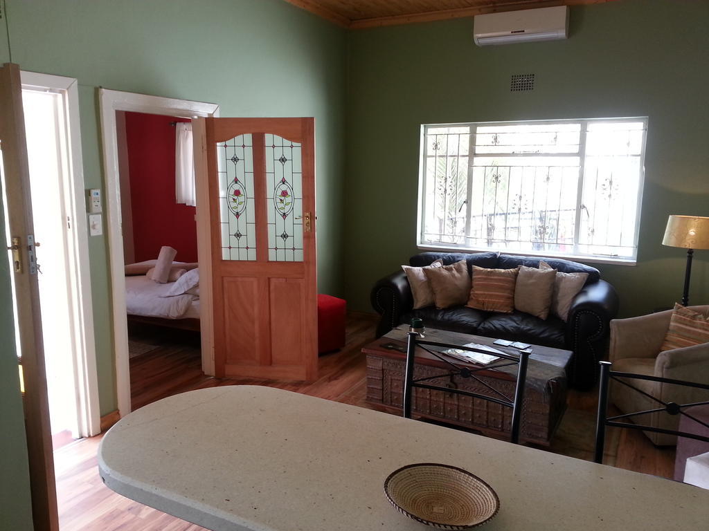 Rivendell Hotel Windhoek Habitación foto